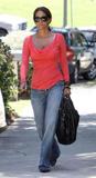 th_73759_Halle_Berry_visits_a_friend_in_the_Hollywood_Hills_51_122_1138lo.jpg