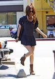  Rachel Bilson Shows Some Leg  pictures