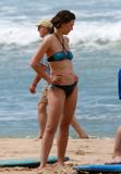 th_47166_celebrity_paradise.com_TheElder_MaggieGyllenhaal2011_03_24_holidayonBeachinHawaii3_122_230lo.jpg