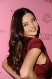 th_59283_celebrity_paradise.com_TheElder_MirandaKerr6_122_251lo.jpg