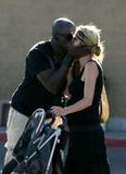 th_41070_fp_klum_seal_kids_47_080506_39_324lo.jpg