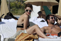 http://img157.imagevenue.com/loc386/th_312611970_Mischa_Barton_Bikini_Candids_on_the_Beach_in_Miami_December_27_2011_215_122_386lo.jpg