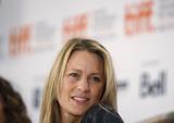 th_46100_Celebutopia-Robin_Wright_Penn-The_Private_Lives_Of_Pippa_Lee_press_conference_at_the_Toronto_International_Film_Festival-06_122_39lo.jpg