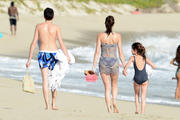 th_294604654_StephanieSeymour12222012BeachBikinionStBarts43_122_395lo.jpg