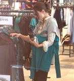 th_02012_Preppie_KatieHolmesshoppingwithIsabellaatHandMstoreinWestHollywood_March8201017_122_400lo.jpg