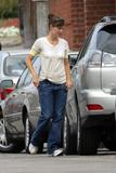 th_96764_CelebutopiaJenniferGarneratElyseWalkerstoreinPalisades02_122_700lo.jpg