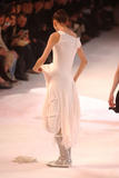 th_34185_md-lerage.com-fw04-rtw-paris-w-miyake-003-0ns4vou2_122_798lo.jpg