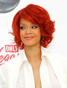 th_141774858_Rihanna2011BillboardMusicAwardsArrival22.5.2011_22_122_85lo.jpg