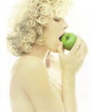 th_93620_eva-herzigova-naked-pregnant-09_123_951lo.jpg
